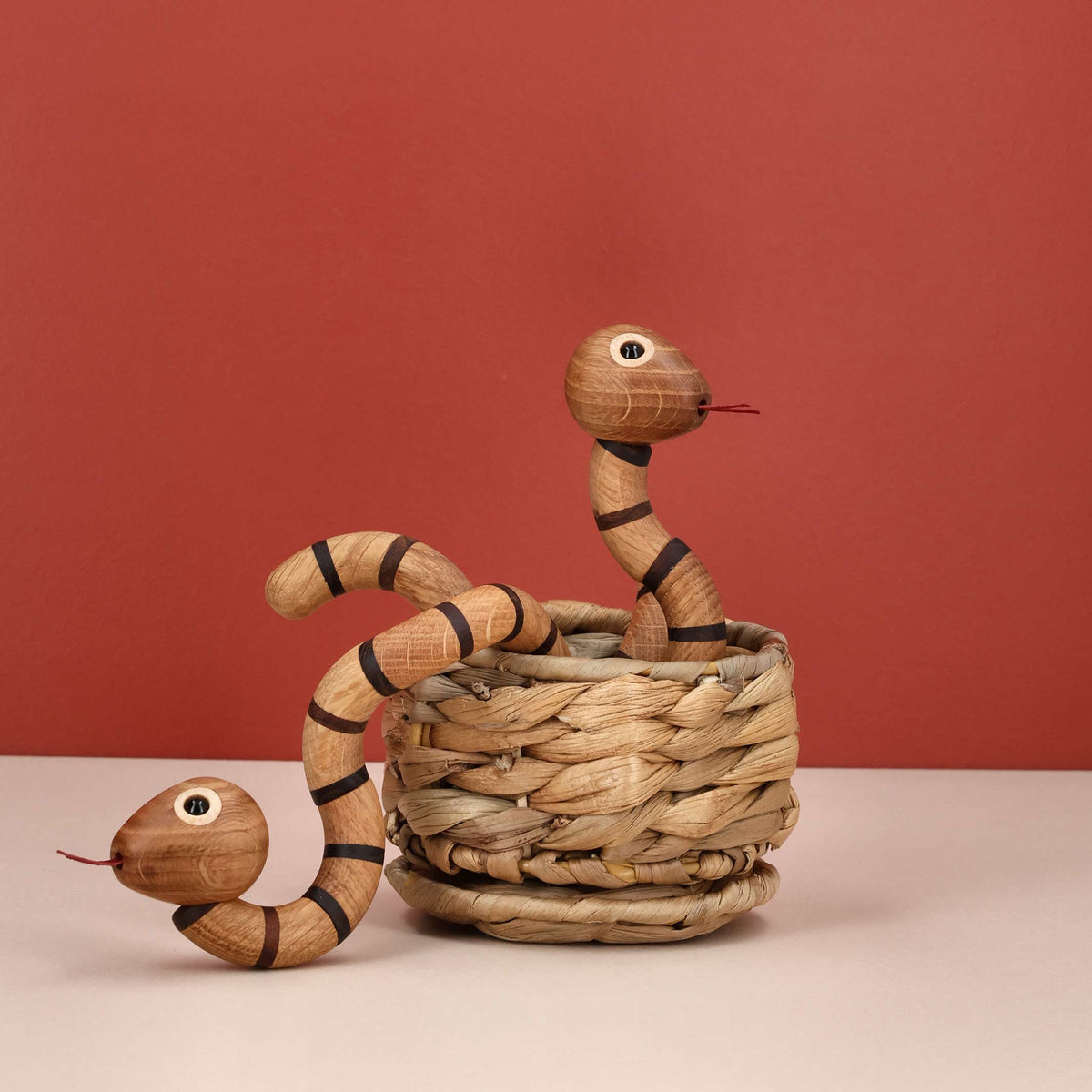 Holzschlange "The Snake" – Eiche · 29 cm | Spring Copenhagen
