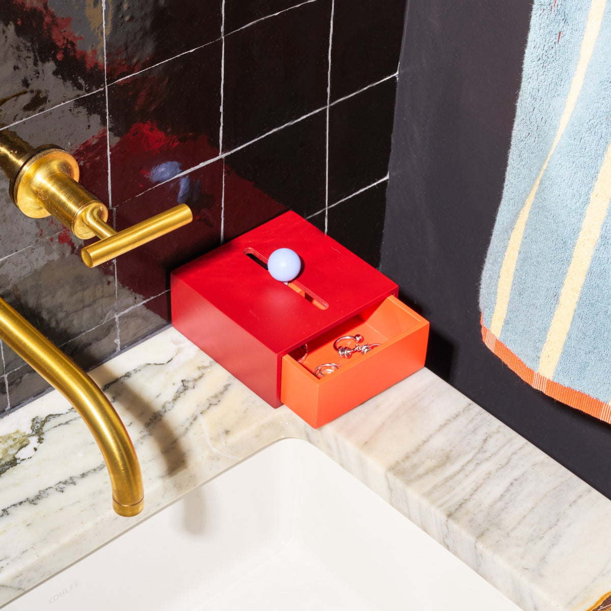 CACHE BOX - Kleine, rote Schmuckschatulle | Kanyon Yeh | Areaware