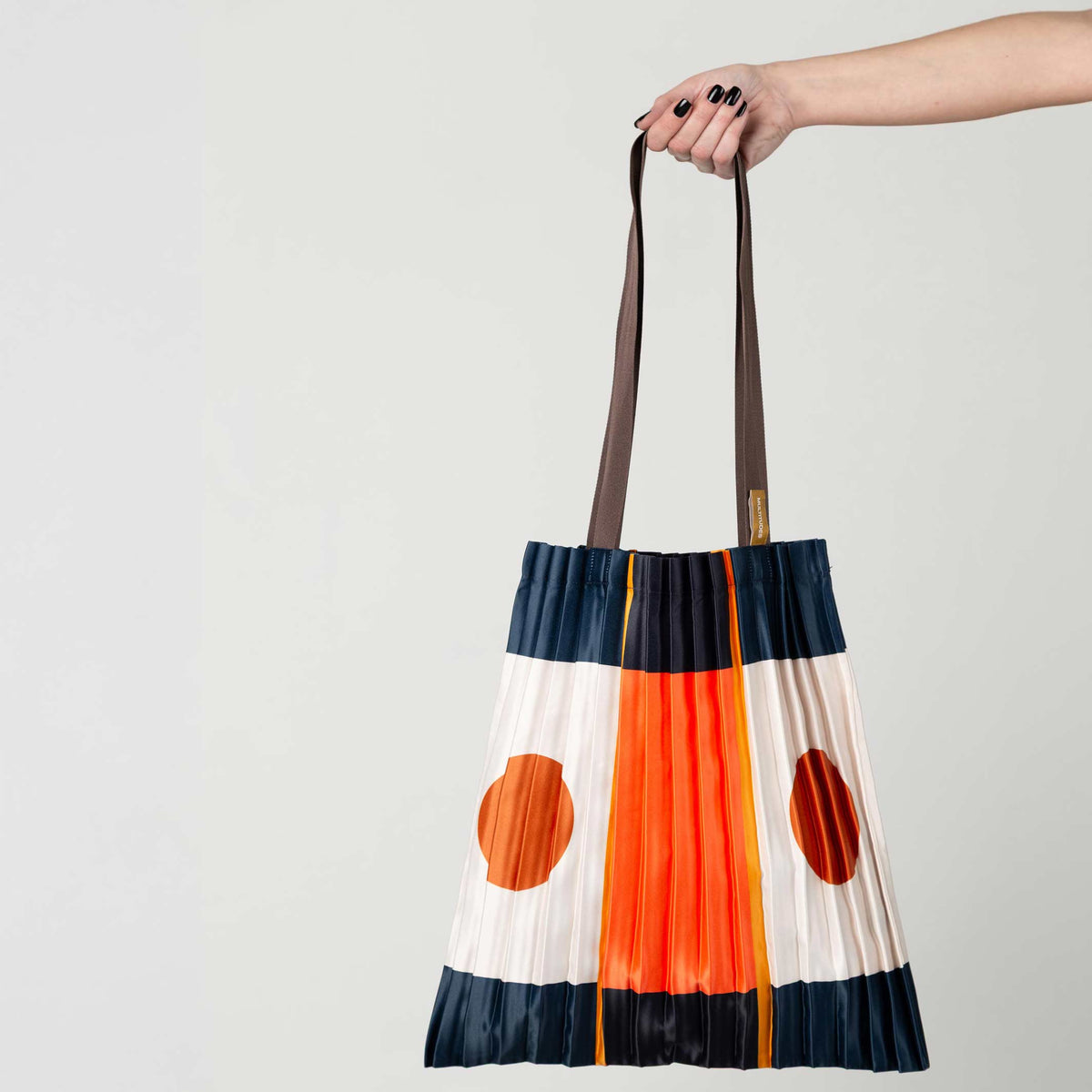 Tote Bag Pozzallo – Plissee-Satin · 40 × 48 cm | Multitudes