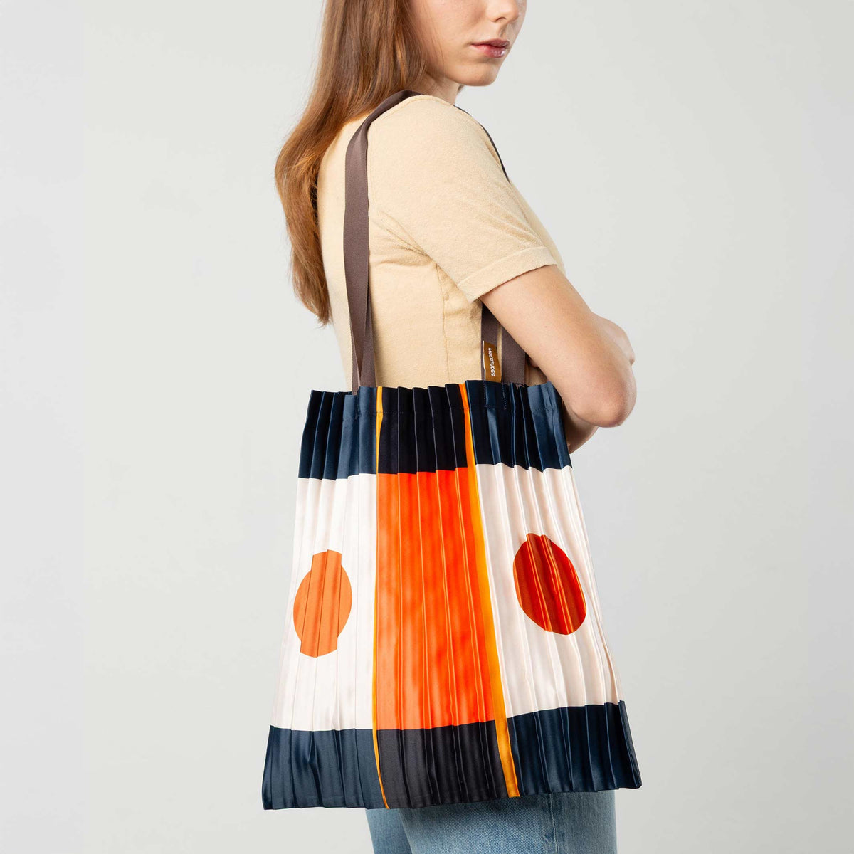 Tote Bag Pozzallo – Plissee-Satin · 40 × 48 cm | Multitudes