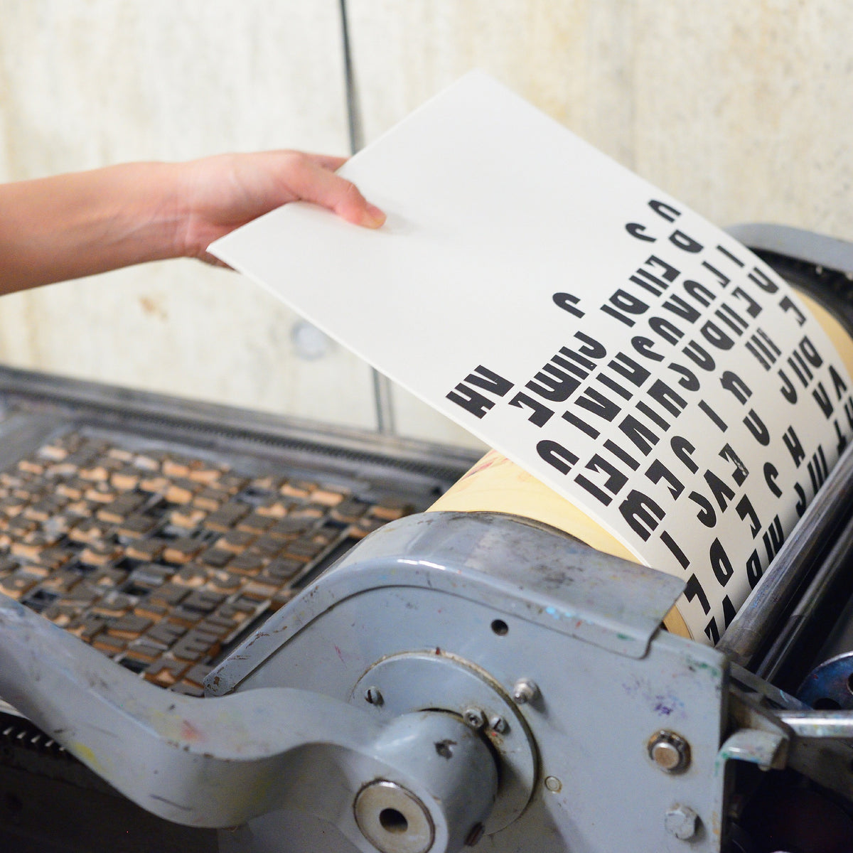 Notizbuch Typeface Gill Sans – Letterpress, A6 Hellgrün, Japan | Tomigaya · Geschenk Design