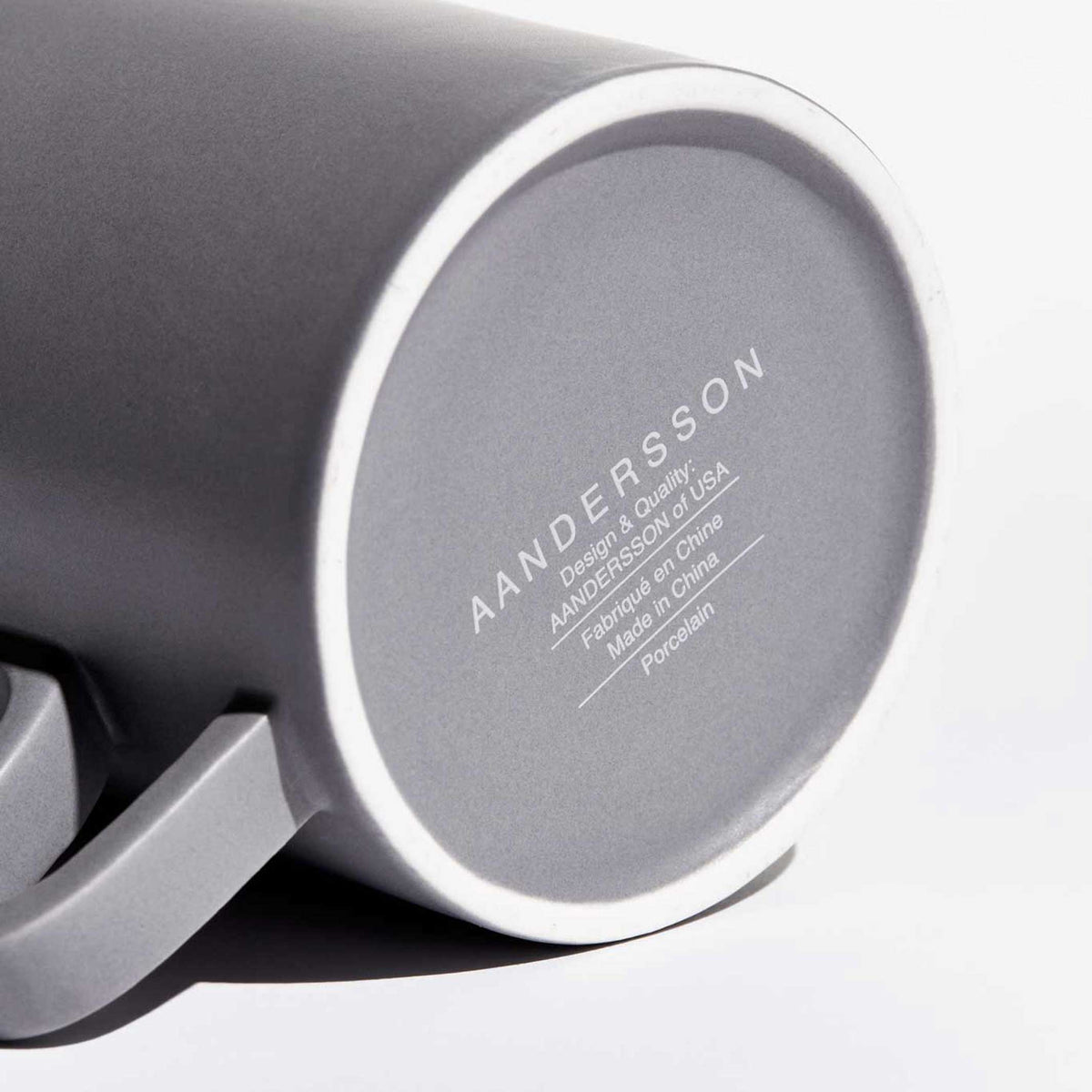 ANNIKA | grauer FORMEN BECHER | Ian Anderson | Aandersson