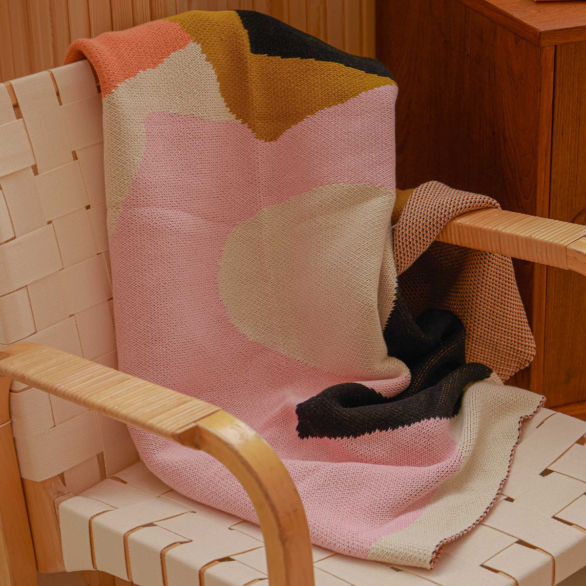 ASSEMBLY THROW | Baumwoll TAGESDECKE | 152x127 cm | Alex Proba | Areaware