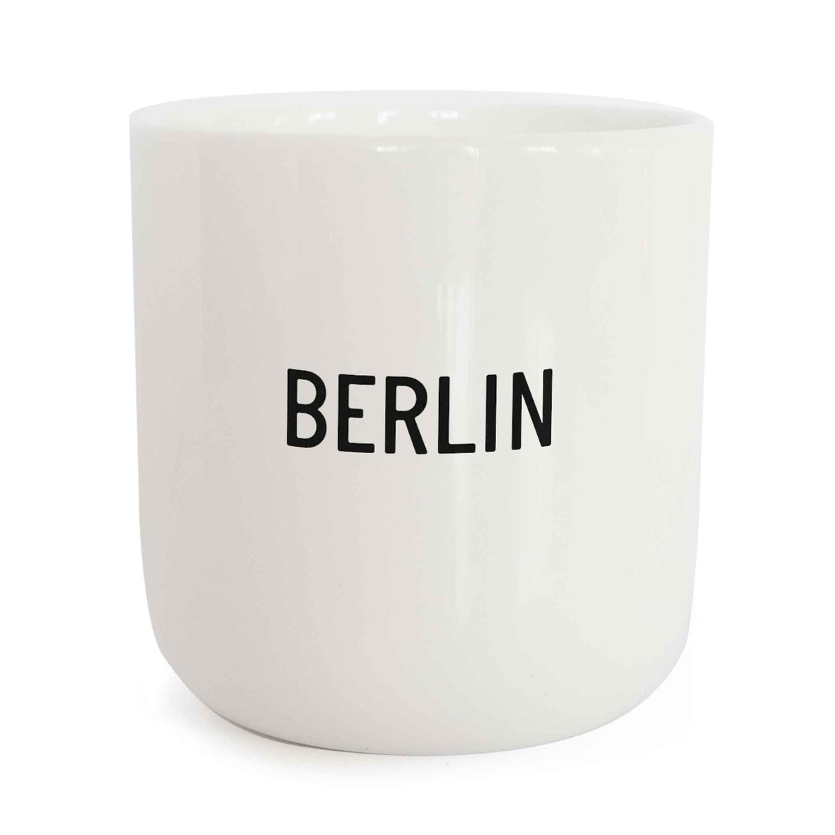 BERLIN | weisser Kaffee- & Tee-BECHER mit schwarzer Typo | City Collection | PLTY