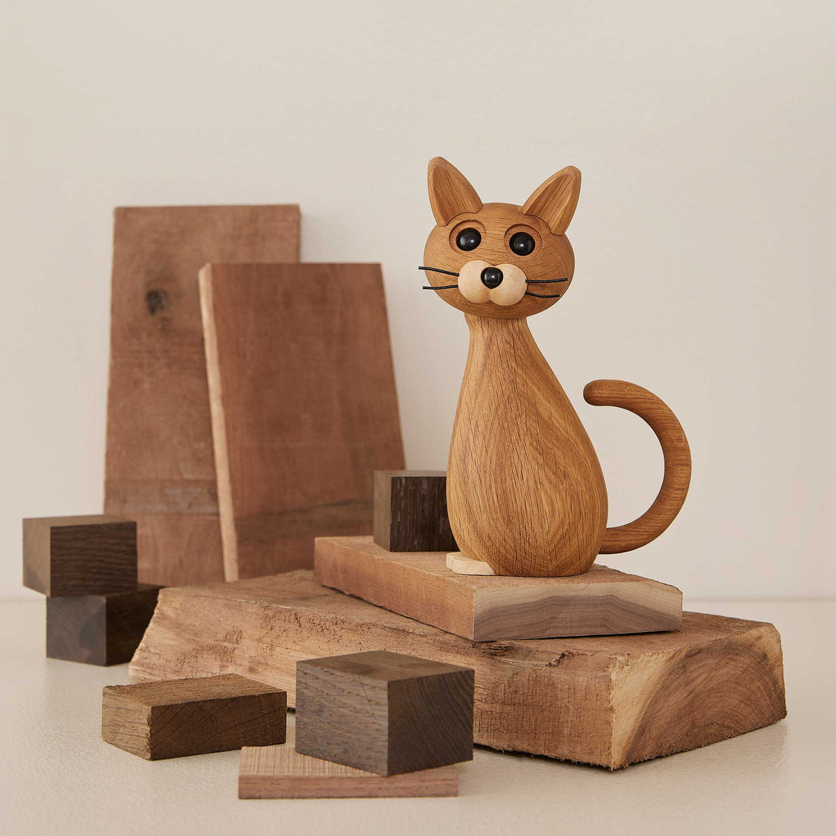 Holzkatze Brave – Eiche · 24 cm | Spring Copenhagen