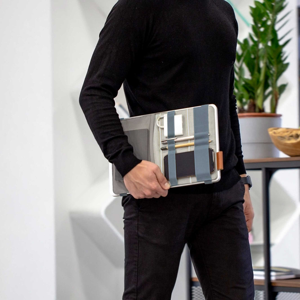 FOLD | 2-IN-1 tragbarer Schreibtisch-ORGANIZER | 30x21 cm | beblau