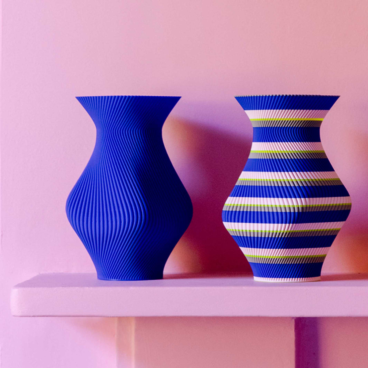 Motif de vase évasé | VASE imprimé en 3D avec vase intérieur | 20 cm de haut | La collection Edge | Sheyn