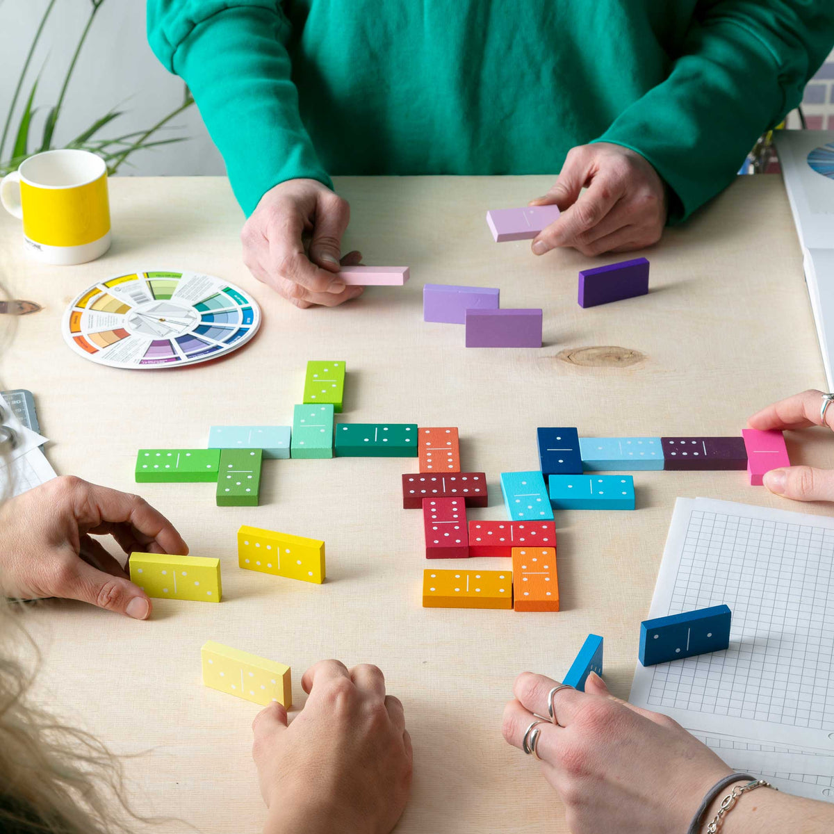 DOMINOS GRADIENT | JEU DE DOMINOS en bois avec 28 pièces | Conception de blocs