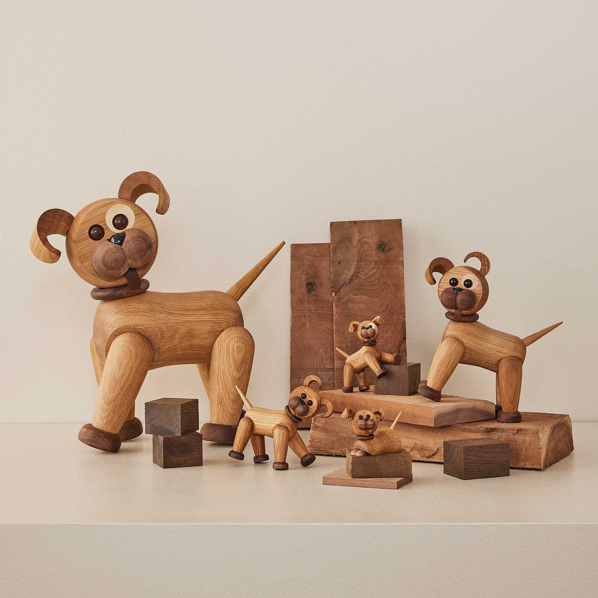 COPAIN | chien drôle de taille moyenne | Figurine décorative en bois | Christian Sommer | Printemps Copenhague