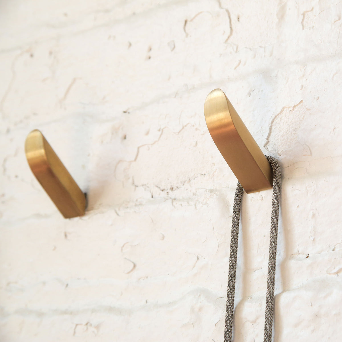 Wall Hook Hitch – Brass · Single | Craighill