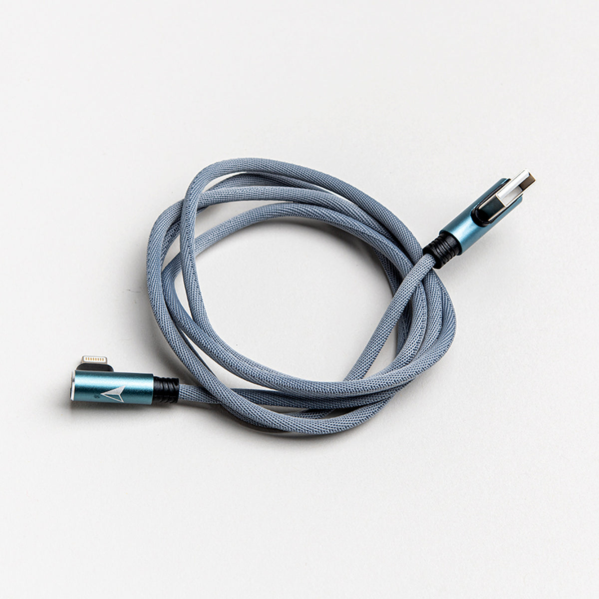 STAY CONNECTED CABLE - iPhone VERBINDUNGS- & LADEKABEL für Apple Lightning - 100 cm | Somewhere