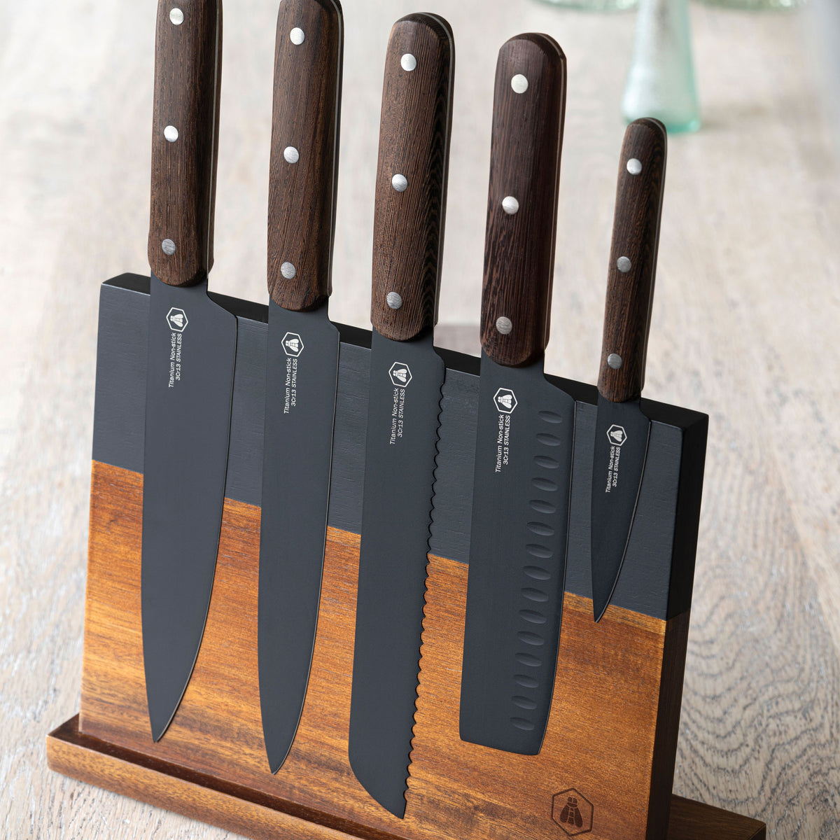 Magnetic Knife Block with 5 black Kitchen Knives | Laguiole