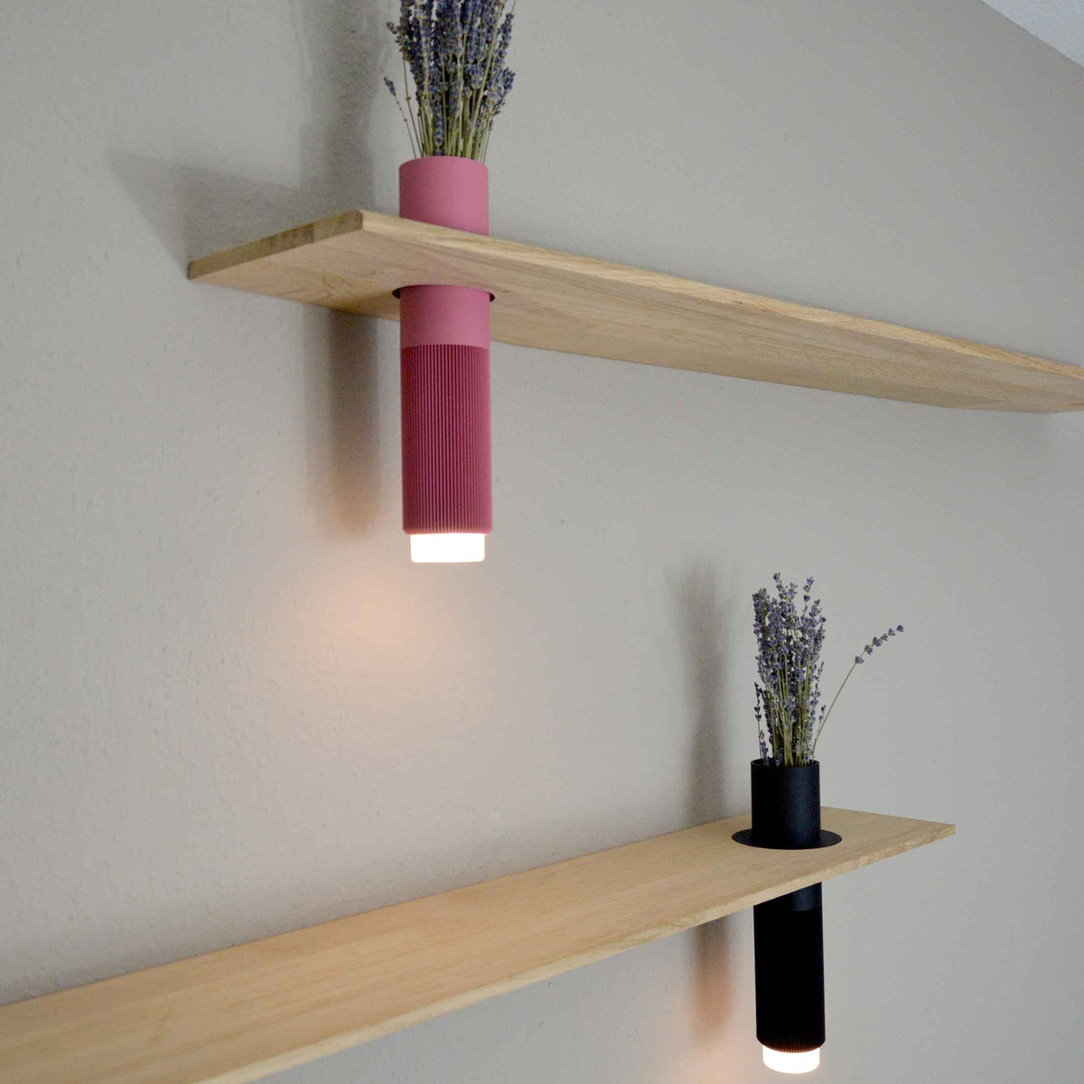 VASEBOARD M - Regal mit integrierter Vase | vaseboard