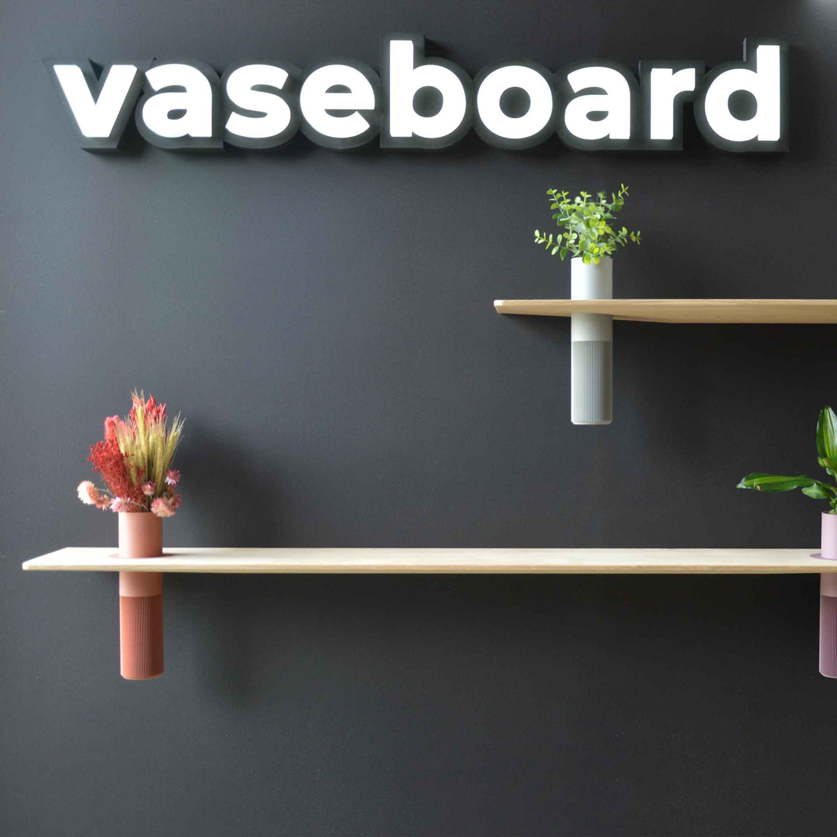 VASEBOARD M - Regal mit integrierter Vase | vaseboard