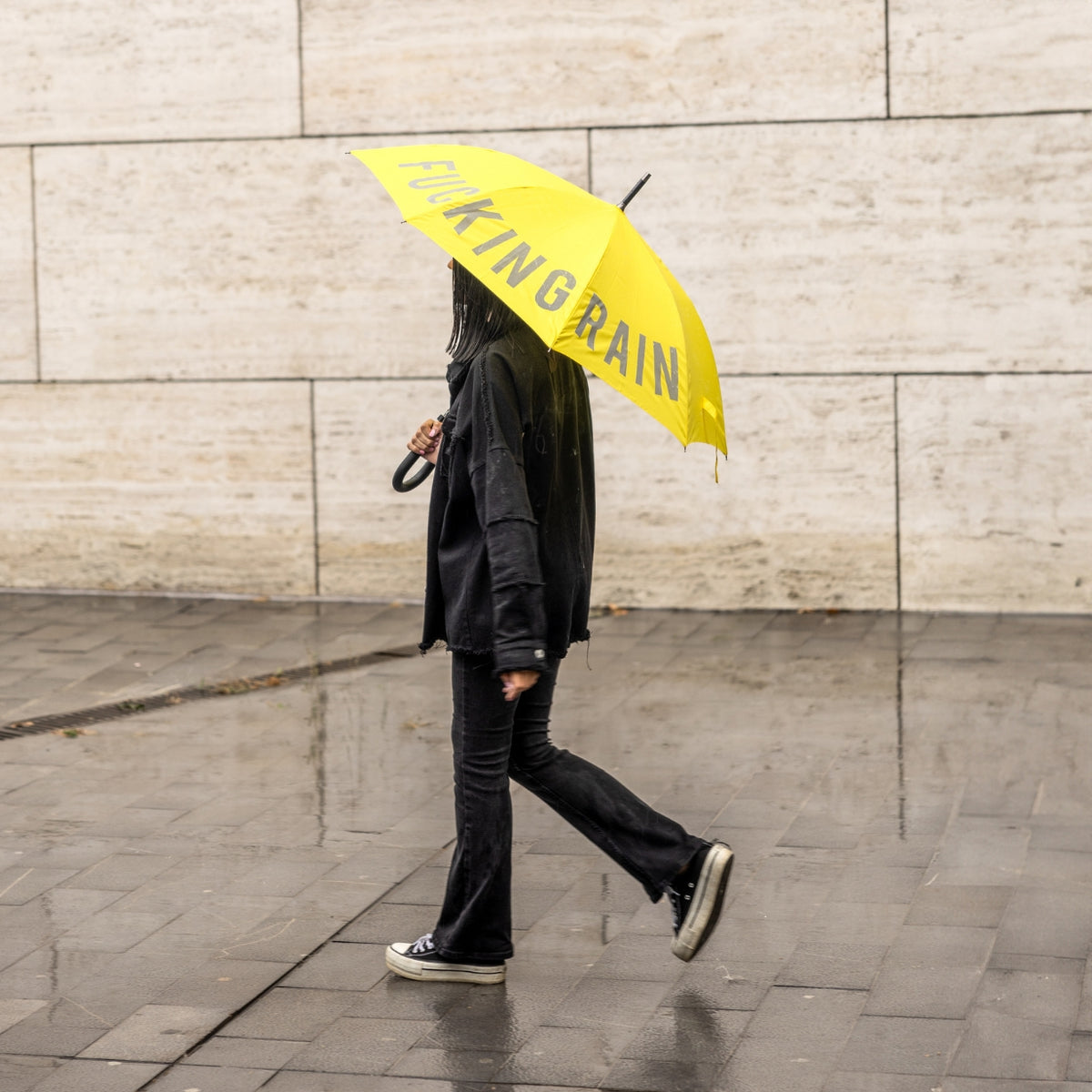 Regenschirm "Fucking Rain" – Gelb · Statement · Ø 106 cm | Fisura