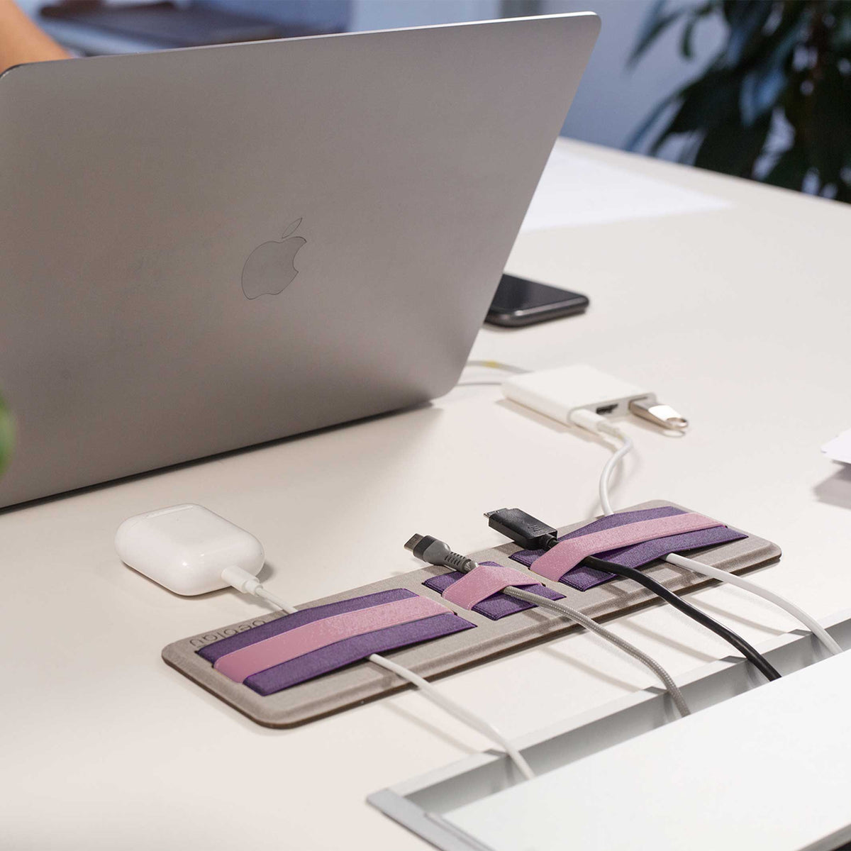 SHIFT | schmaler, klebbarer Laptop-ORGANIZER | 26x7 cm | beblau