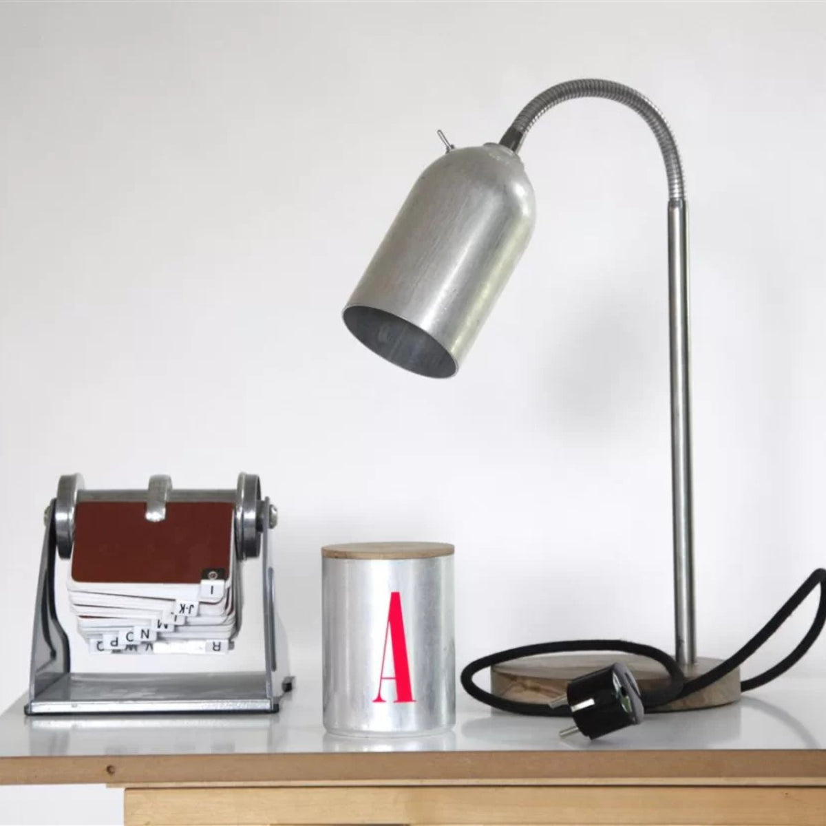 FIRELIGHT - Lampe für den Schreibtisch - recycelte Feuerlöscher | werkvoll