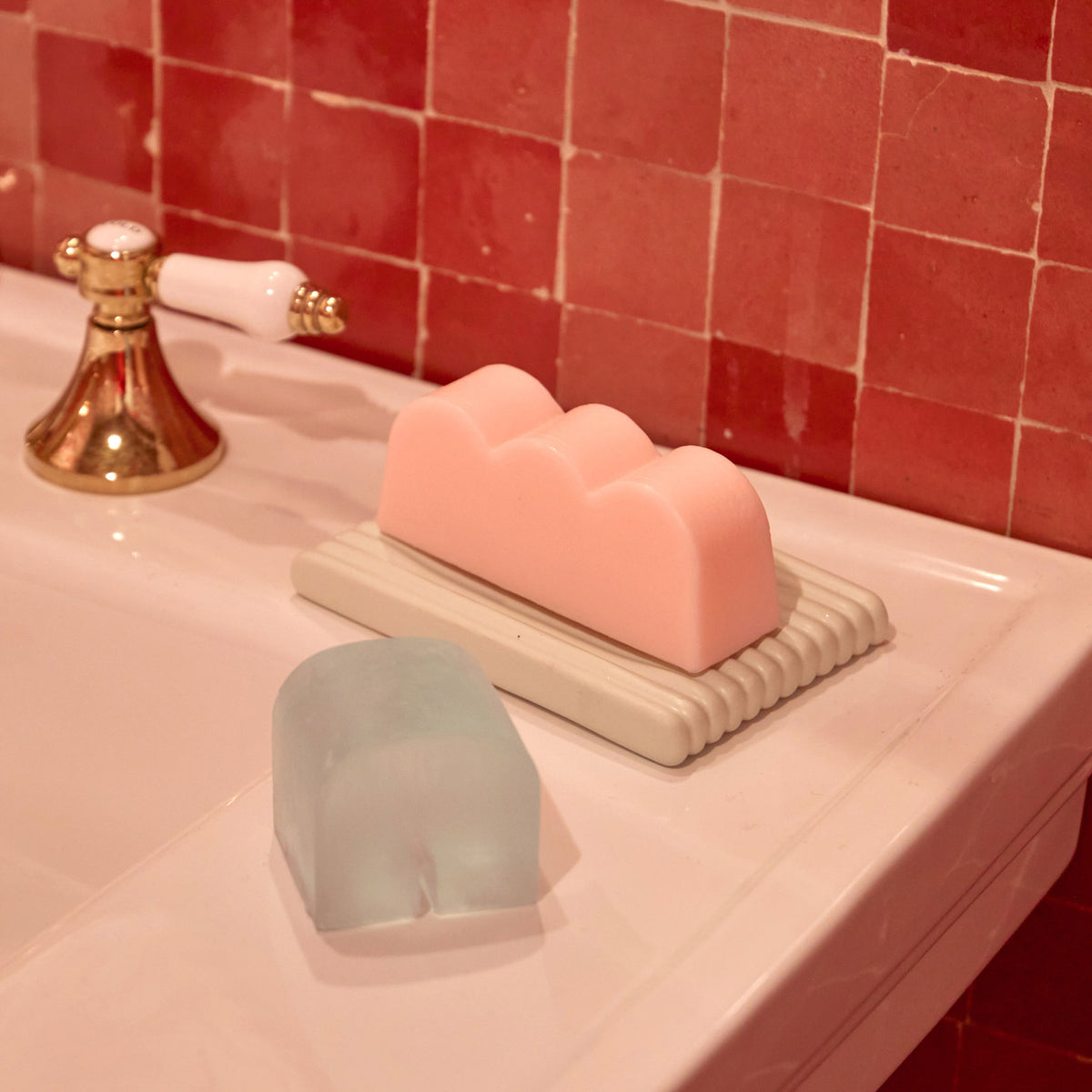 SHAPE SOAP SADDLE | türkise SEIFE | Grain | Areaware