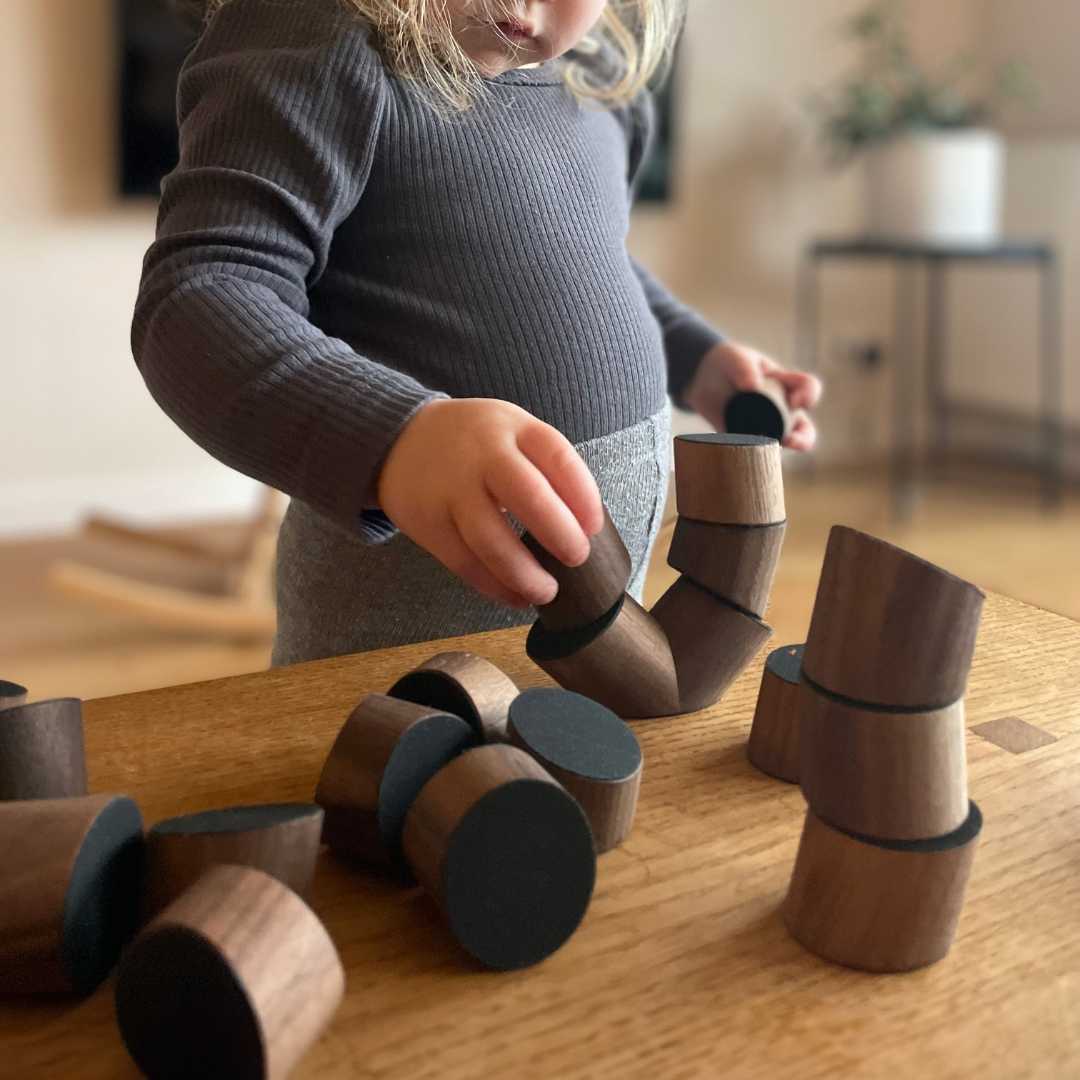 LOGGOS - Stapelspiel aus Holz | Frechling