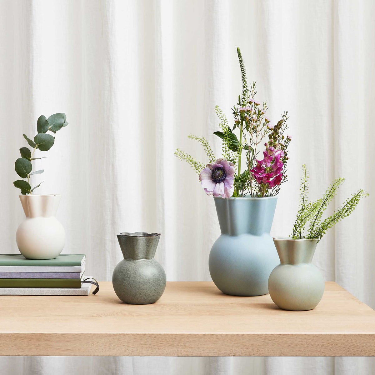 Keramikvase "Svungen Top" – Hellgrün · 14 cm | Spring Copenhagen