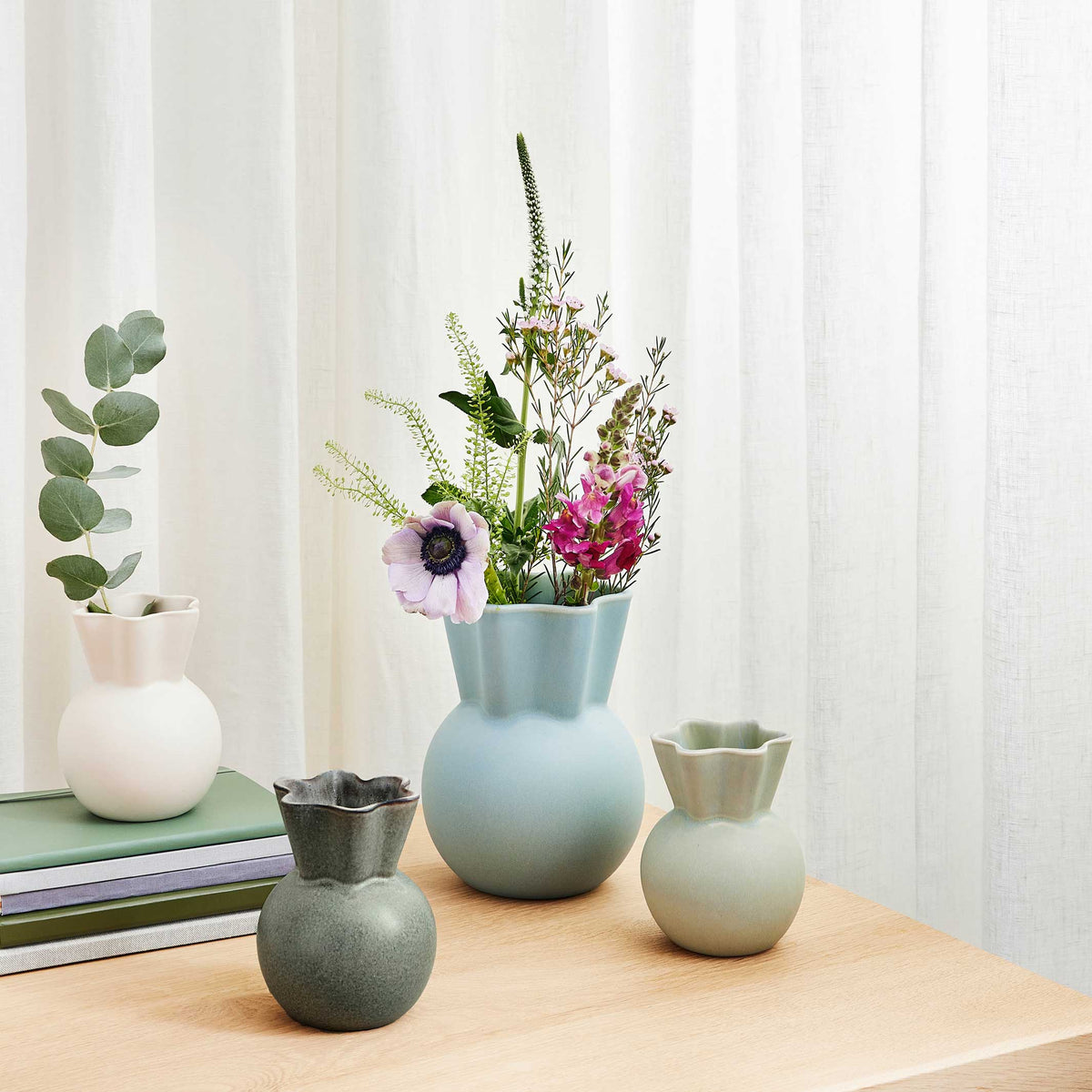 Keramikvase "Svungen Top" – Hellgrün · 14 cm | Spring Copenhagen
