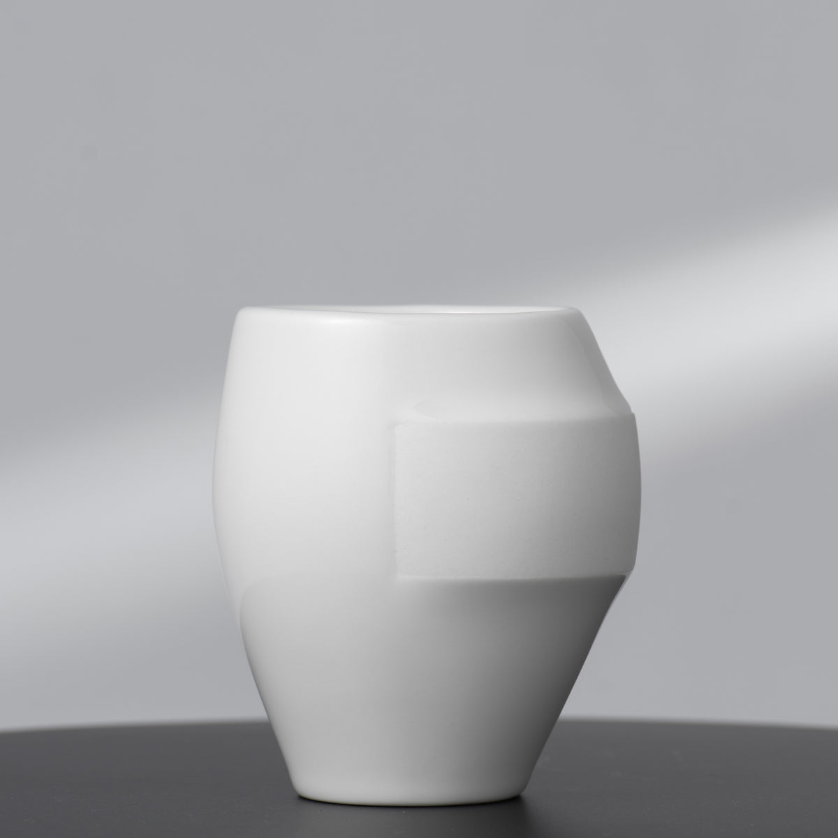YUAN 01 - Große Tasse - griffloses Design aus Porzellan | HONiSTUDIO