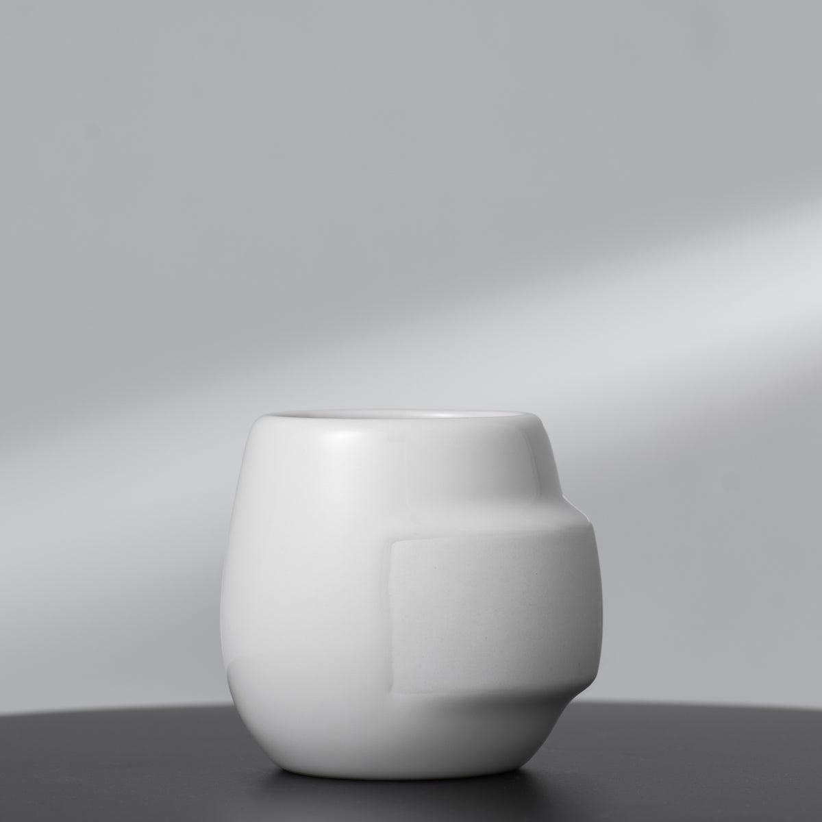 YUAN 02 - medium cup - handle-free design made of porcelain | HONiSTUDIO