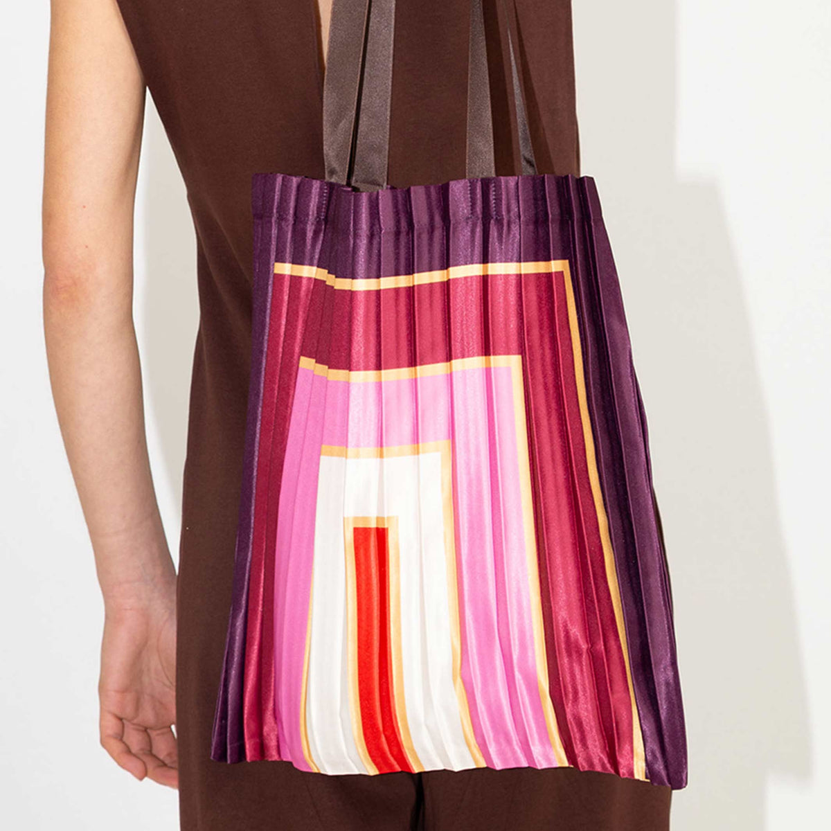 Tote Bag Villasimius – Plissee-Satin · 40 × 48 cm | Multitudes