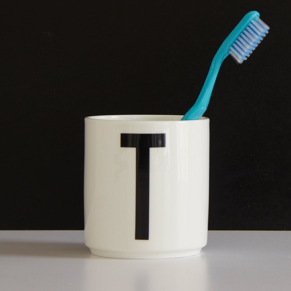 Tasse de lettres | Tasse à café et à thé | Typographie v. Arne Jacobsen | Lettres de conception