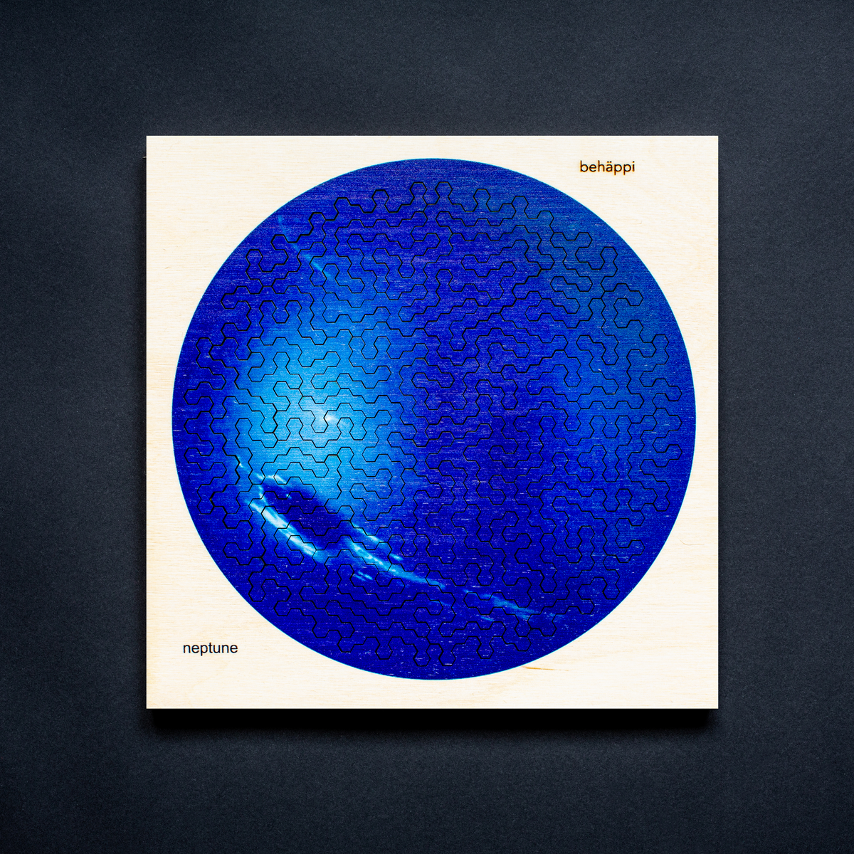 NEPTUN - Außergewöhnliches IQ-HOLZPUZZLE - PLANETEN-Serie - Level Schwer | Behäppi