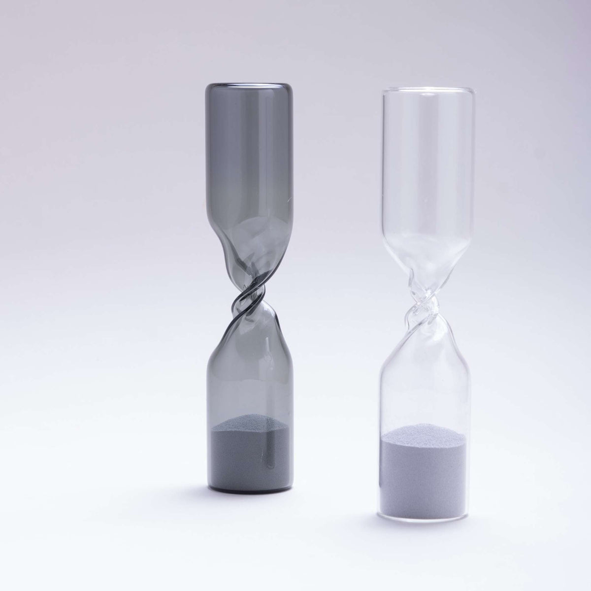 TIMELESS - meditative Sanduhr ohne Zeitmessung - mundgeblasenes Klarglas - Studio Cohaku | 100percent