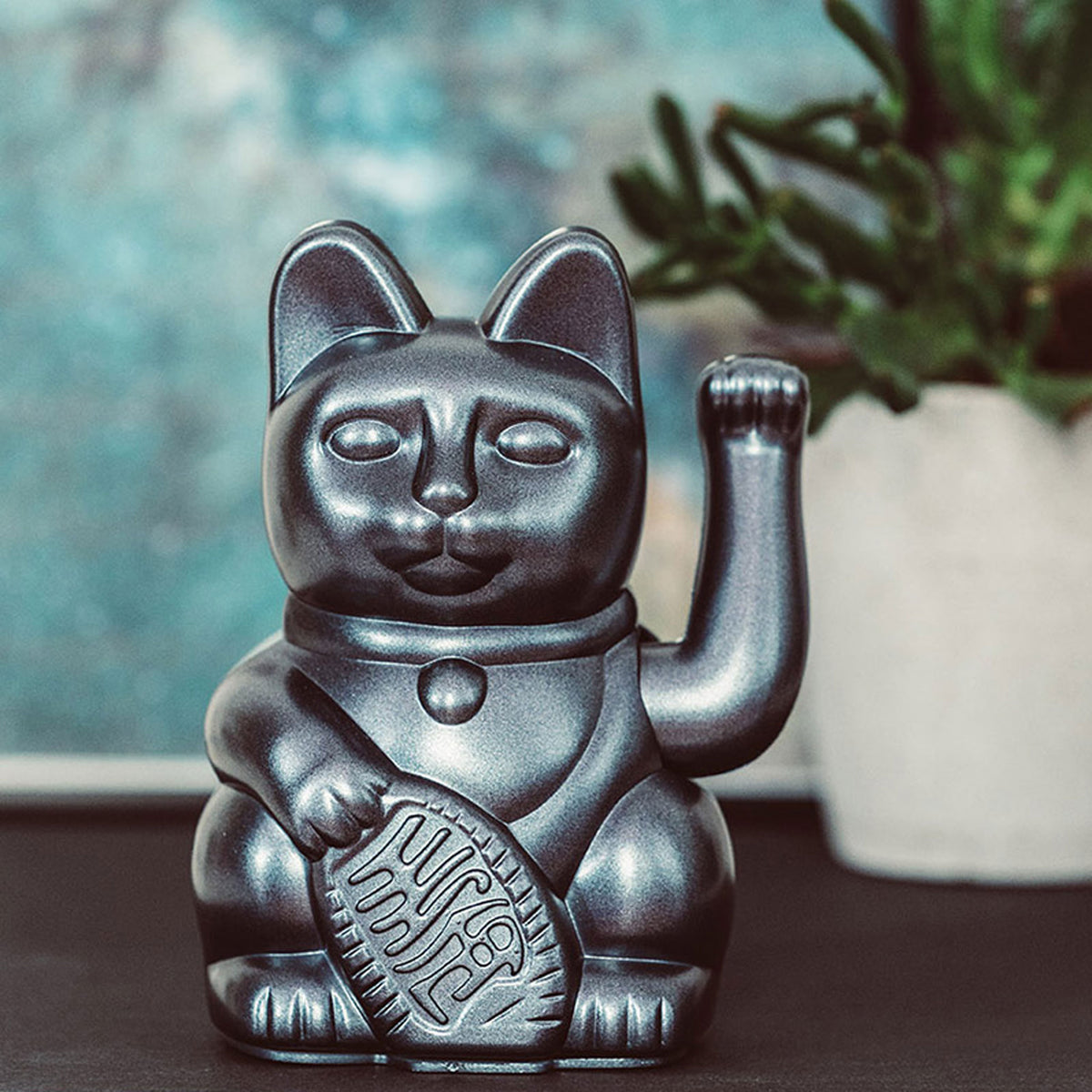 LUCKY CAT GALAXY - metallic graue, japanische Winkekatze - Space Edition - Talisman & Glücksbringer | Donkey Products