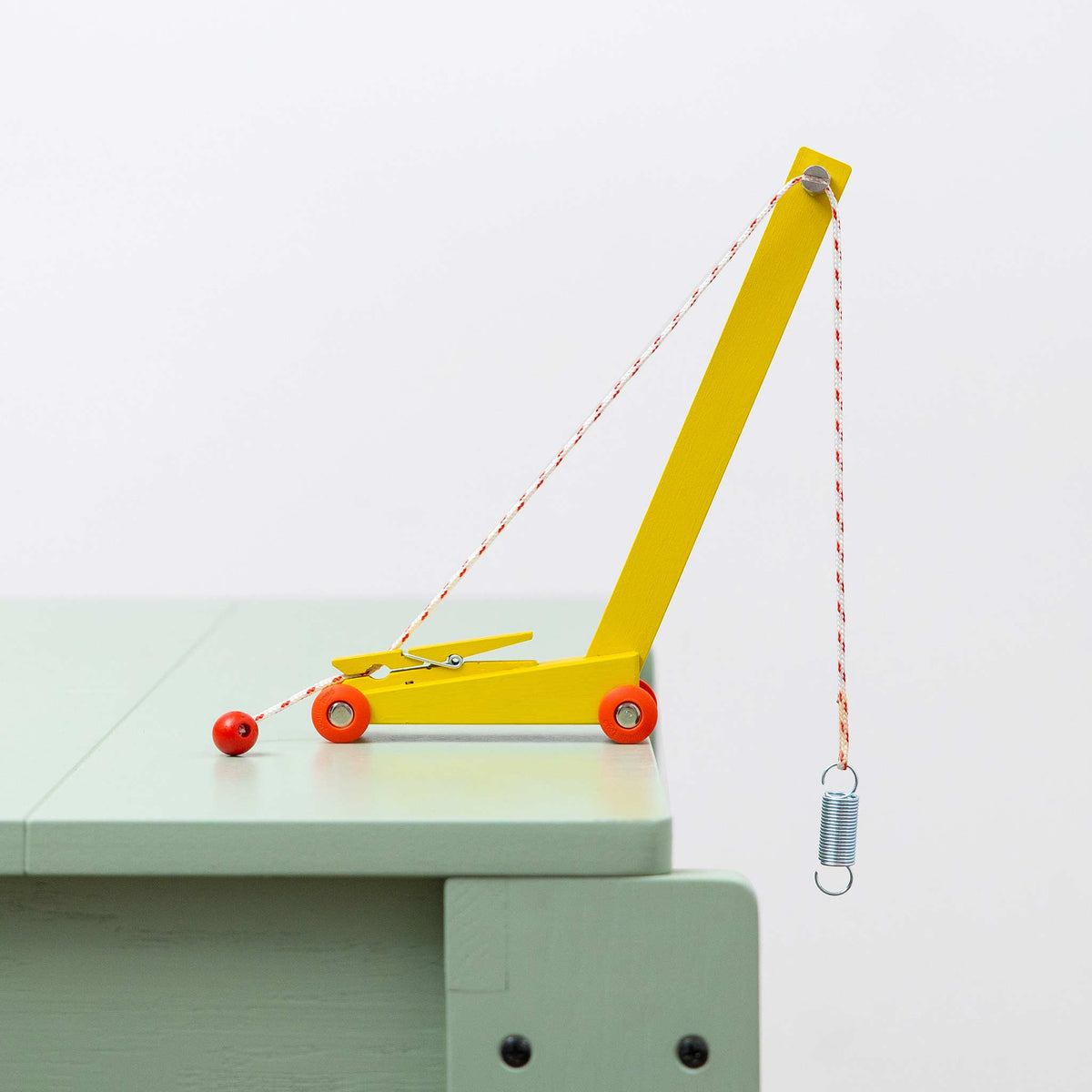 DUOTONE CAR YELLOW CRANE | Gelber SPIELZEUG-KRAN aus Holz | 200 Stck. Limited Edition | Floris Hovers | Ikonic