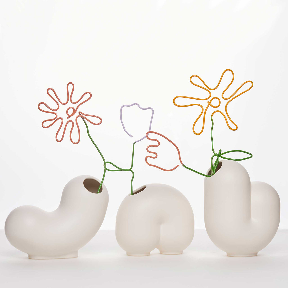 KIRBY | VASES | Talbot et Yoon | Sont conscients