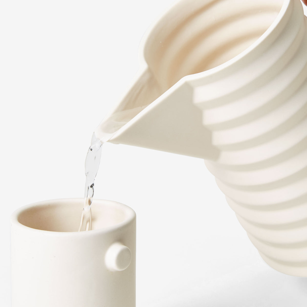 PLEATED PITCHER - WASSER KARAFFE - High Gloss | Areaware