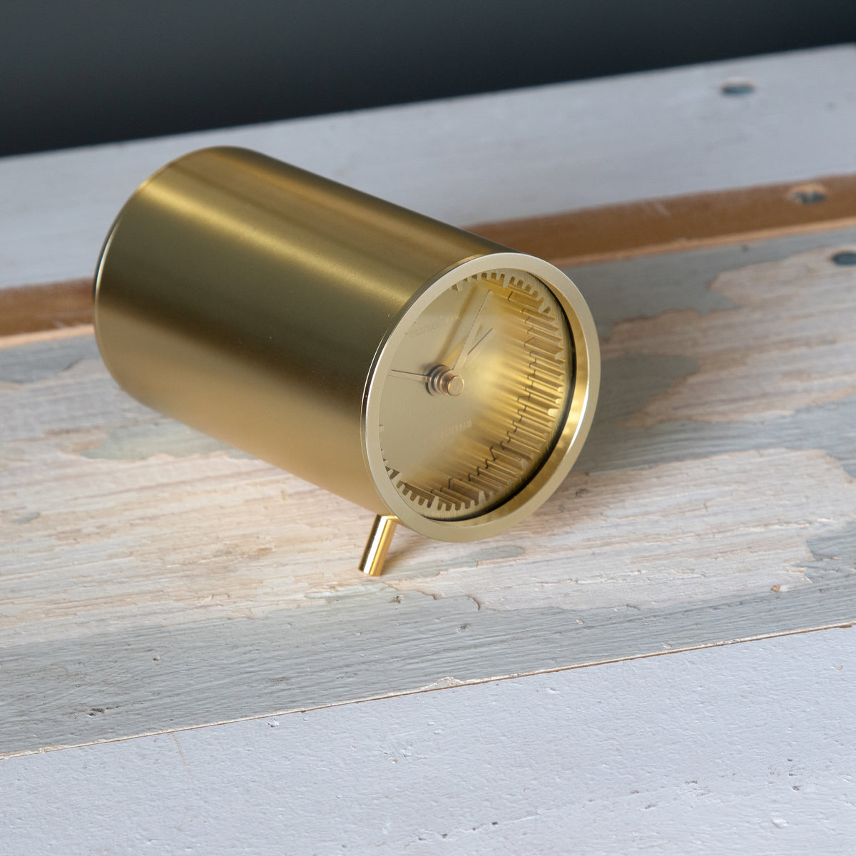 Réveil à tubes | HORLOGE DE TABLE avec réveil | Piet Hein Eek | Leff Amsterdam