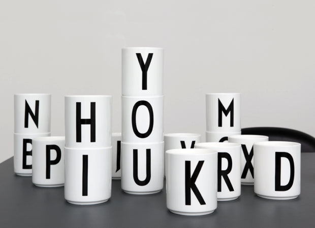 Tasse de lettres | Tasse à café et à thé | Typographie v. Arne Jacobsen | Lettres de conception