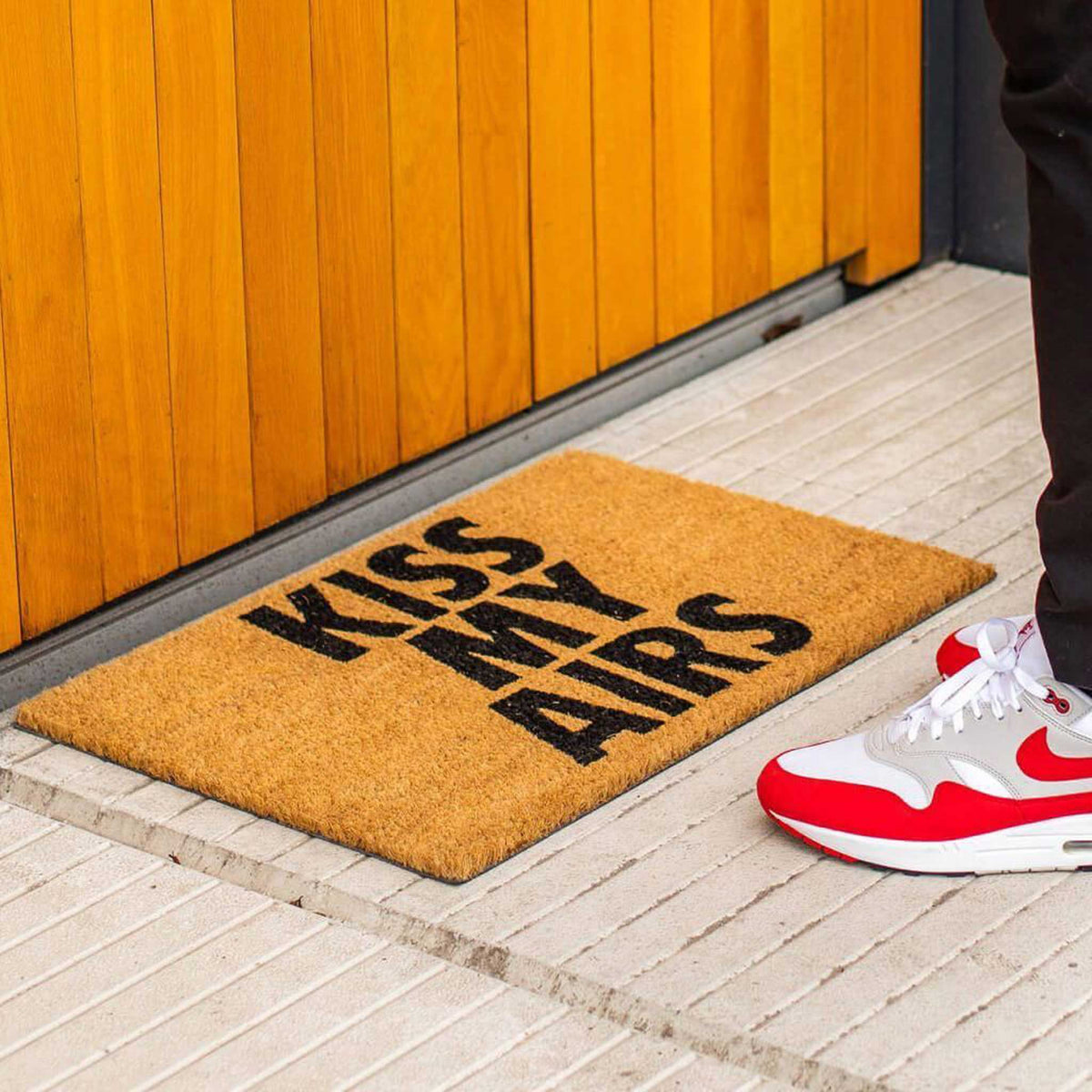 KISS MY AIRS | Kokos FUSSMATTE | 60x40 cm | Sneaker Essentials - Charles & Marie