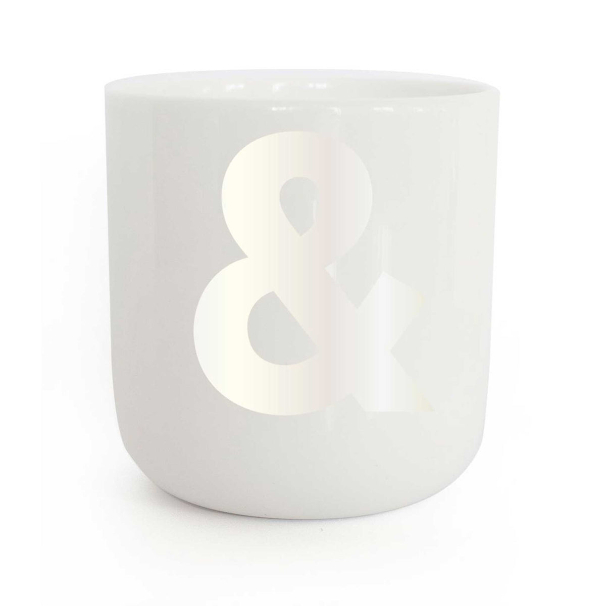 & | weisser Kaffee- & Tee-BECHER mit perl-weisser Typo | Letters & Glyphs Serie | PLTY