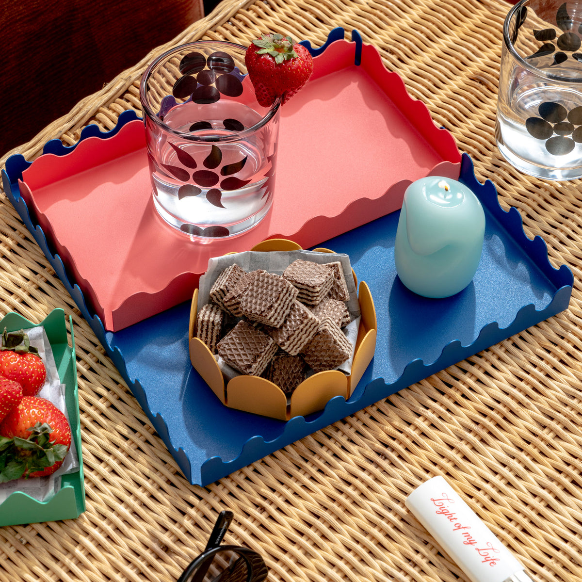 SCAPE TRAY | blaues SERVIERTABLETTS | 25x25 cm | Steven Bukowski | Areaware
