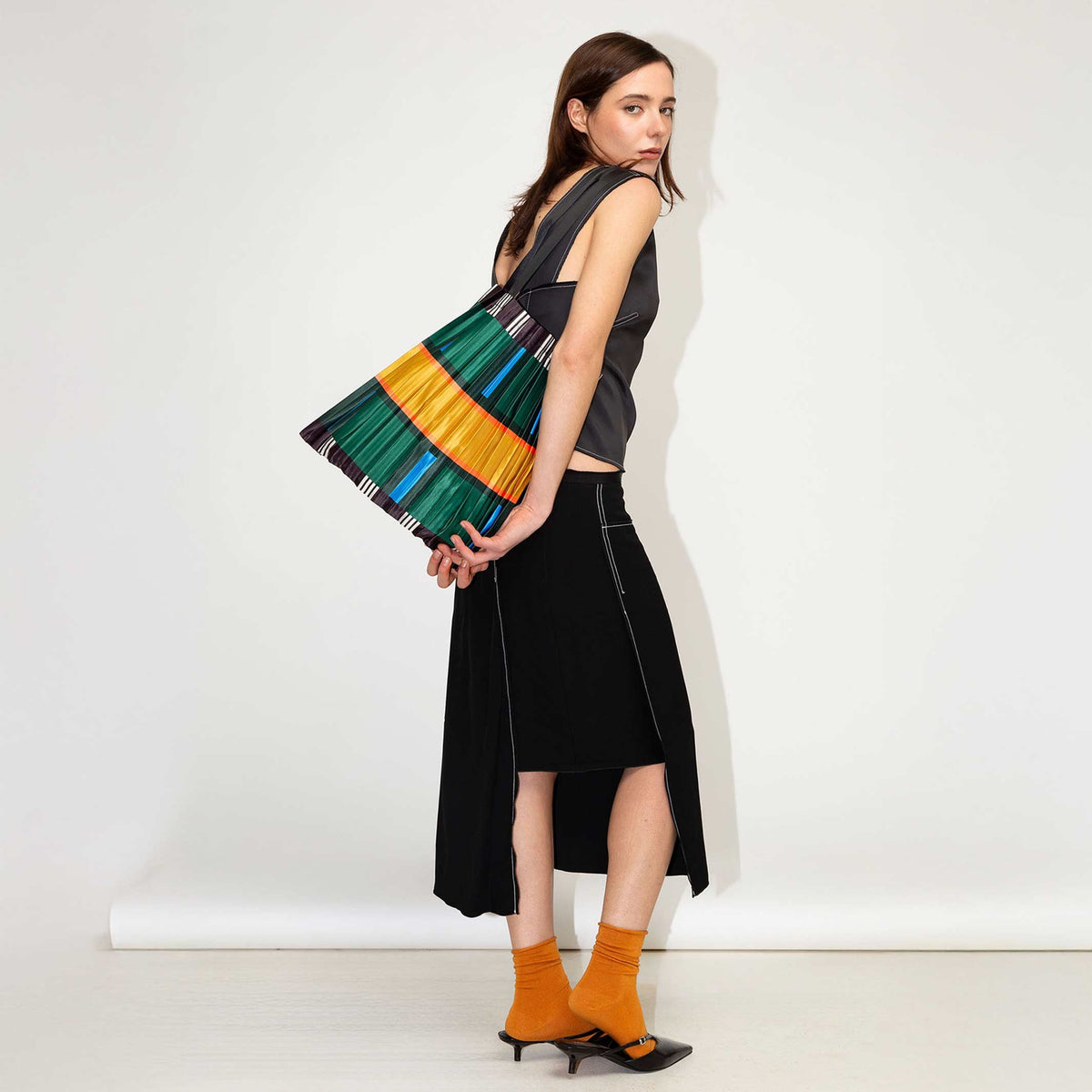 Tote Bag Orosei – Plissee-Satin · 40 × 48 cm | Multitudes