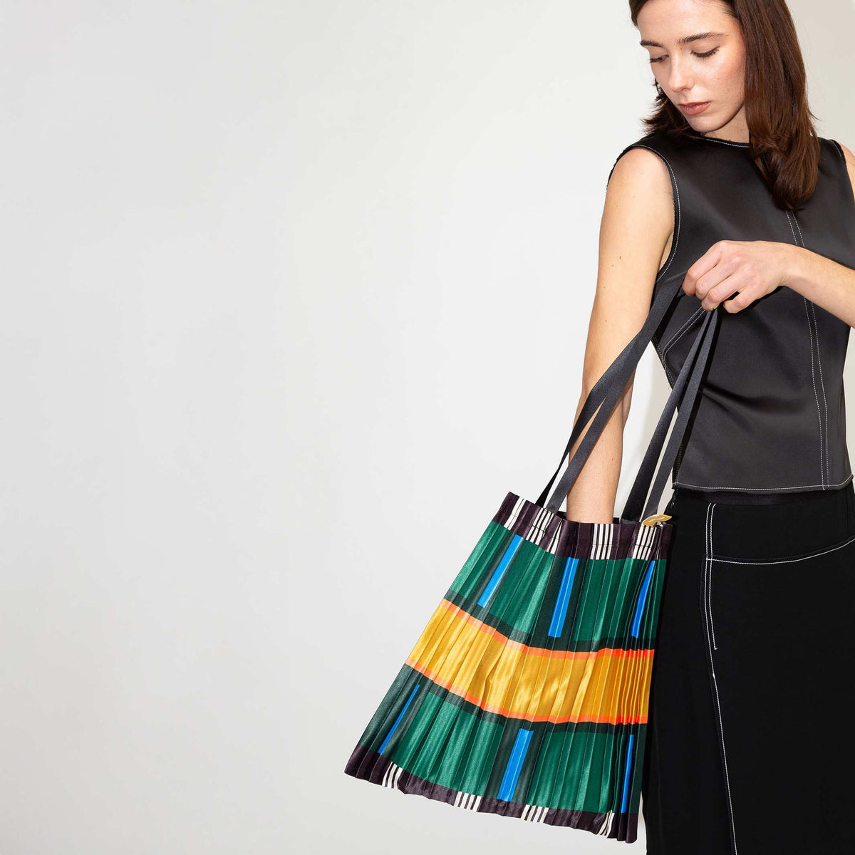 Tote Bag Orosei – Plissee-Satin · 40 × 48 cm | Multitudes