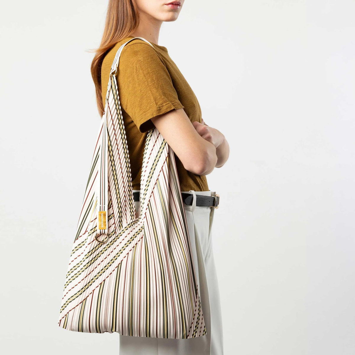 Y-Tasche Zoe – Plissee-Satin · 30 × 60 cm | Multitudes