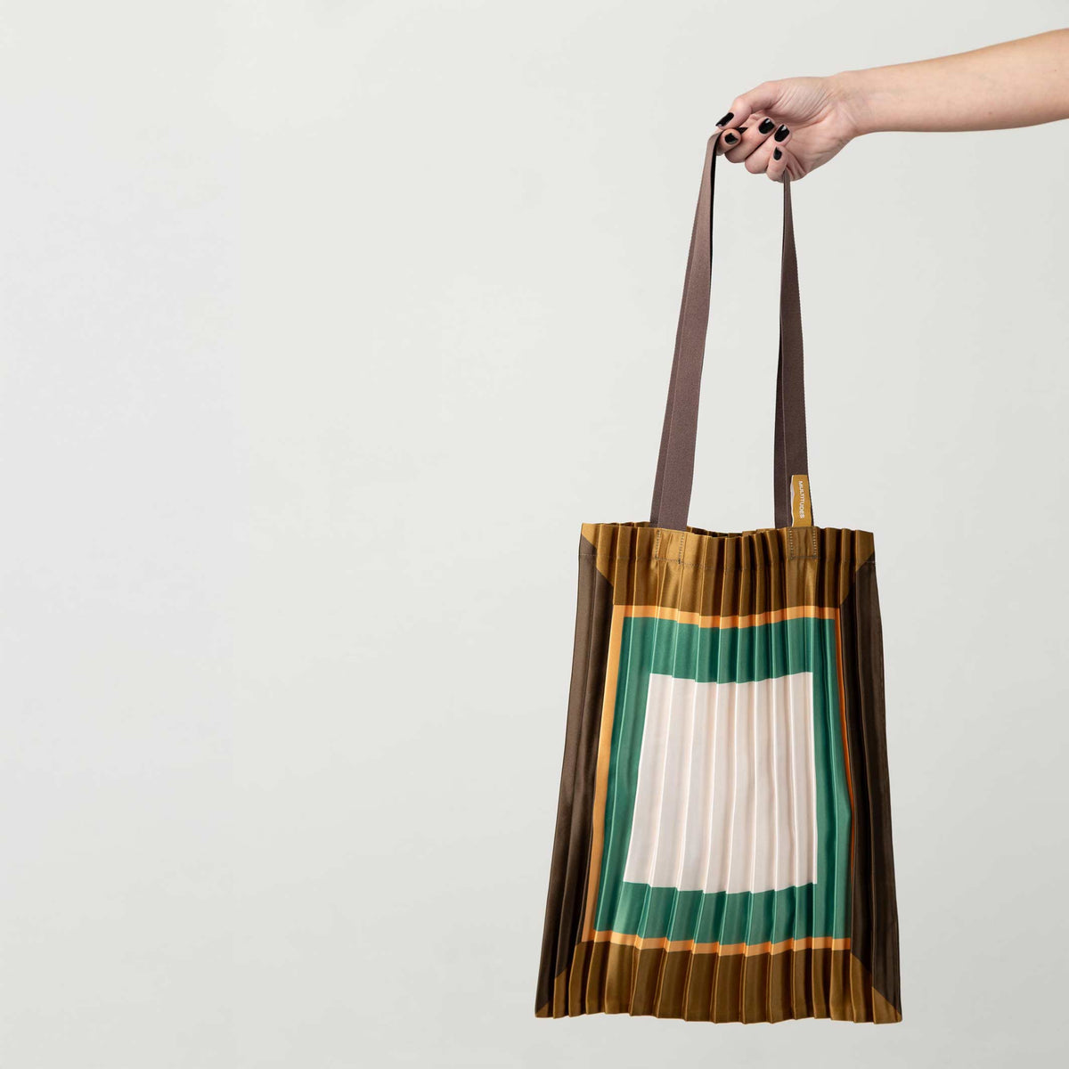 Tote Bag Cefalù – Plissee-Satin · 40 × 48 cm | Multitudes
