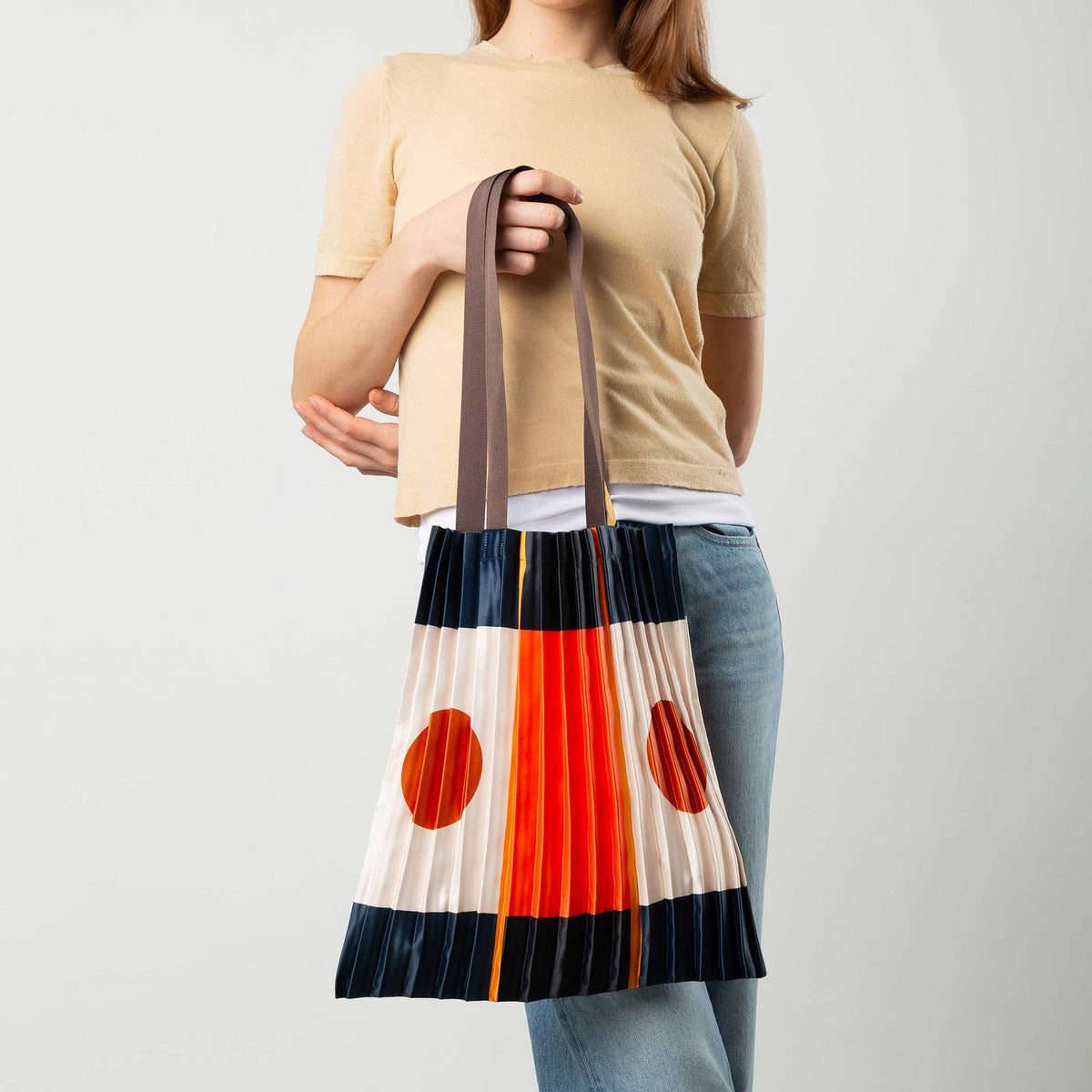 Tote Bag Pozzallo – Plissee-Satin · 40 × 48 cm | Multitudes