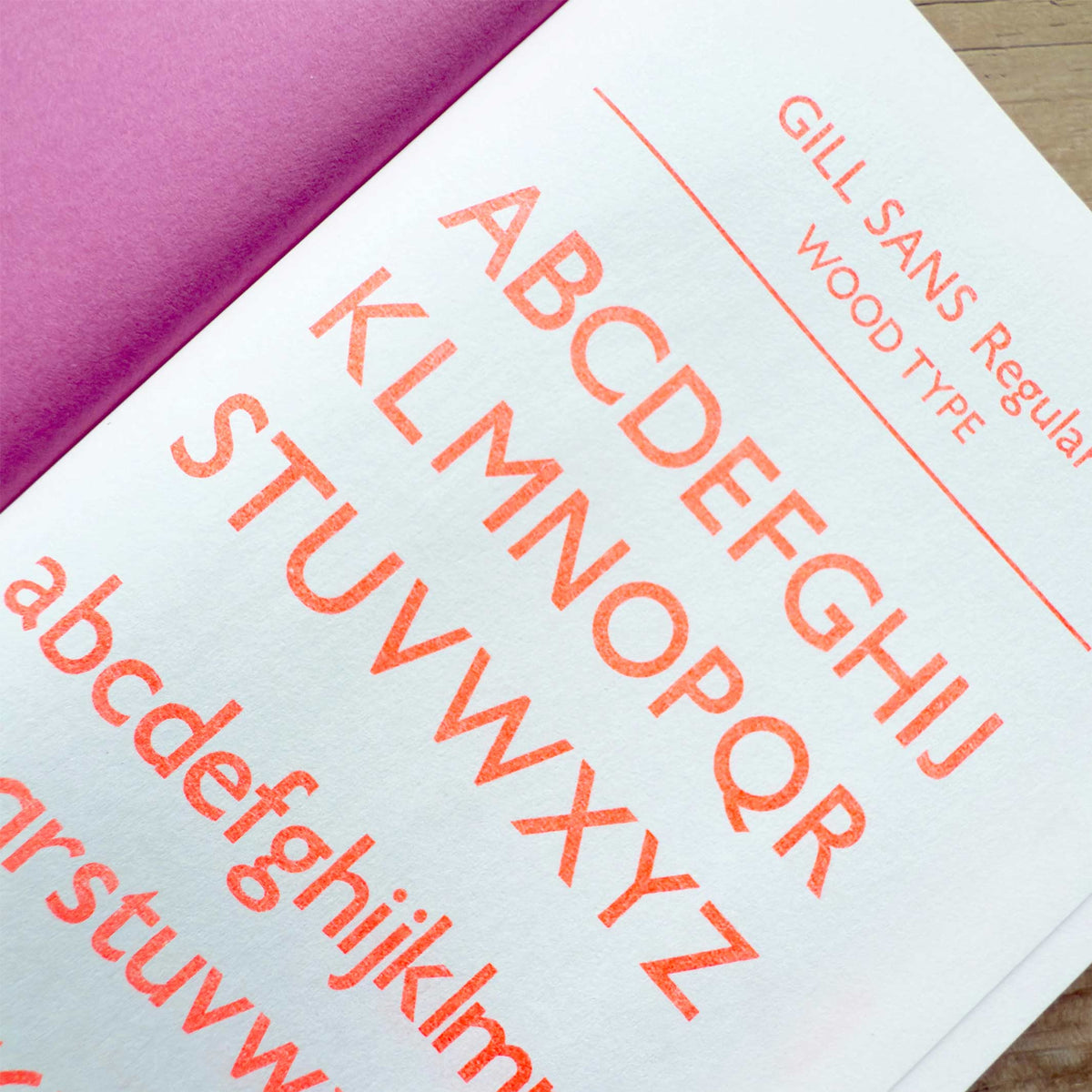 Notizbuch Typeface Gill Sans – Letterpress, A6 Orange, Japan | Tomigaya · Geschenk Design