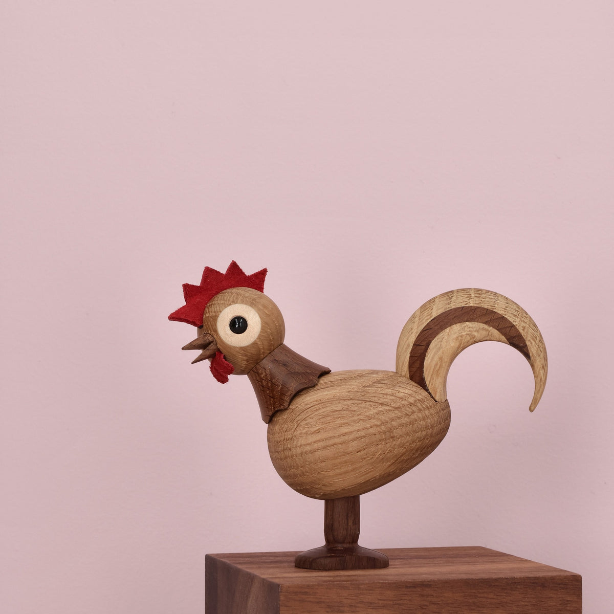 Holzhahn Rise – 10,5 cm · Tierskulptur | Spring Copenhagen · Tischdeko