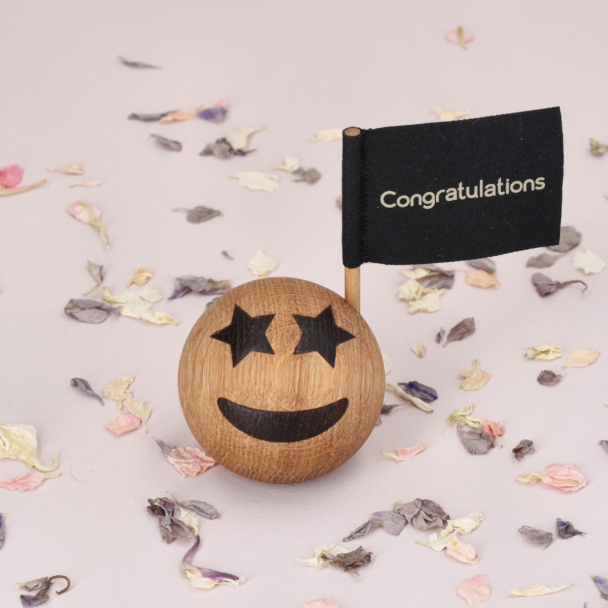 Holz-Emoticon Congratulations – Eiche · Ø 5 cm | Spring Copenhagen