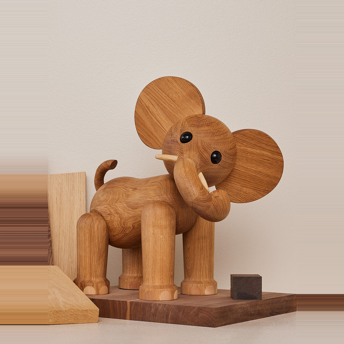Holzelefant Tembo XXL – Eiche · 41 cm | Spring Copenhagen