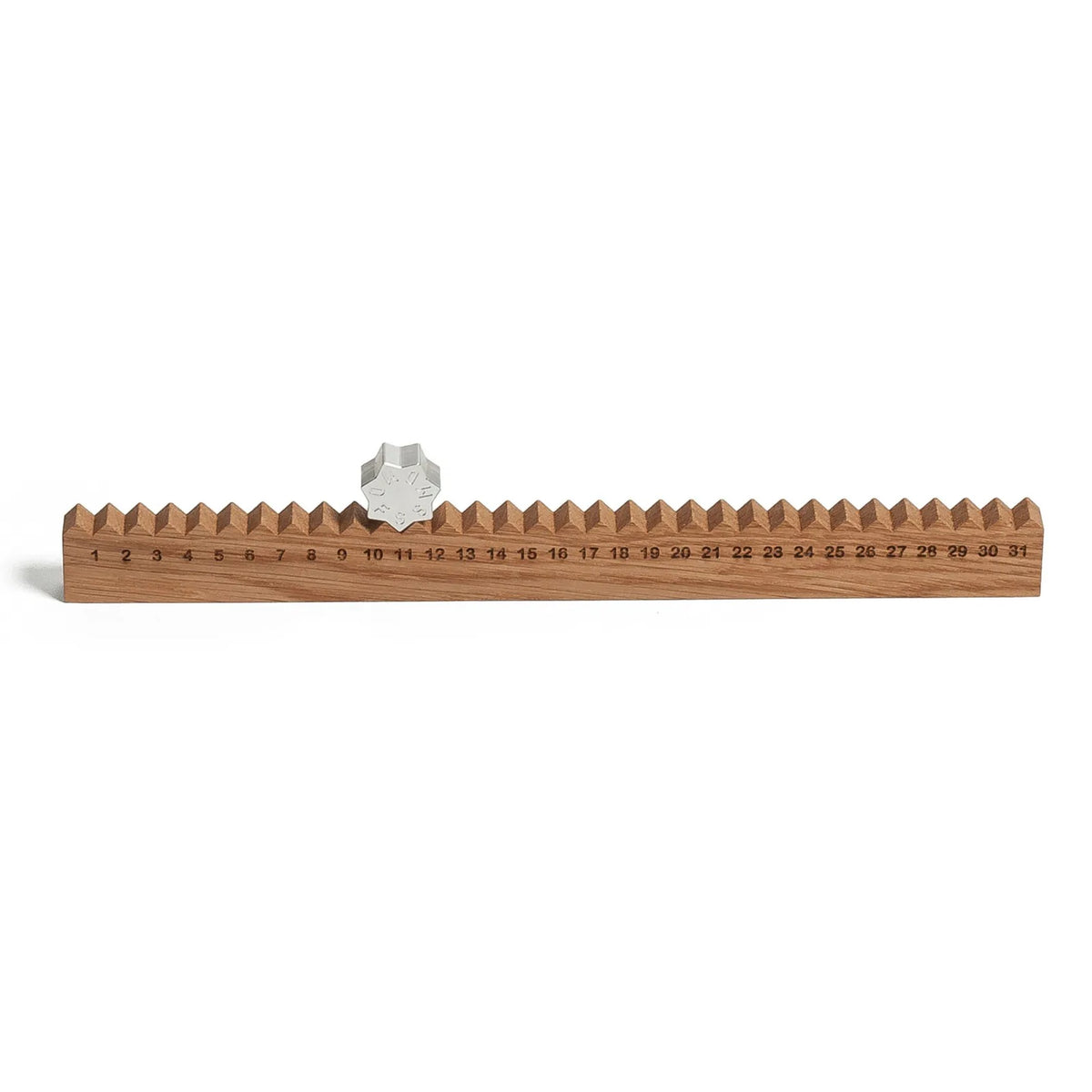 Ewiger Kalender "Monthly Measure" – Eiche geölt · 32 cm | side by side